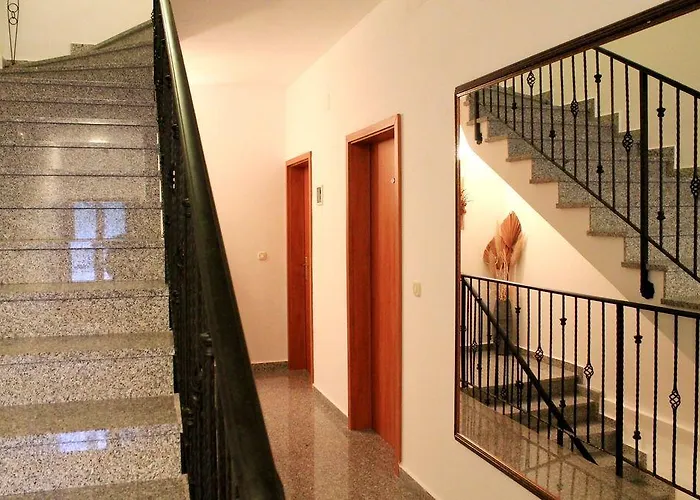 아파트먼트 반다 아파트 로비니