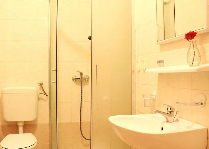 아파트먼트 반다 아파트 *