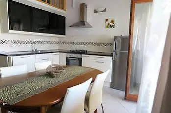 아파트먼트 반다 아파트 로비니