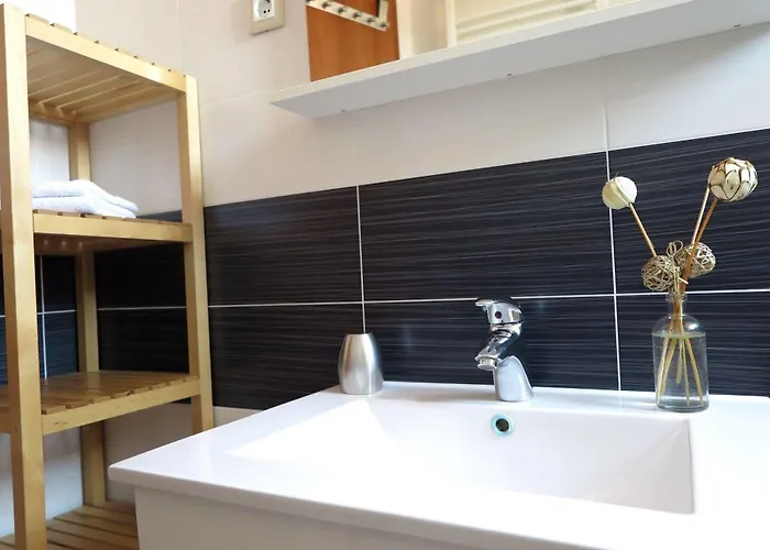 아파트먼트 반다 아파트 *