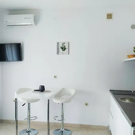 아파트 아파트먼트 반다 로비니