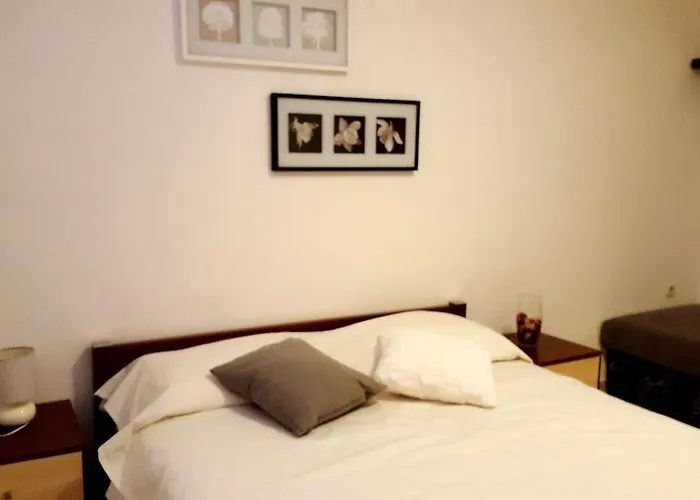 아파트먼트 반다 아파트 *