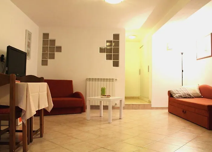 아파트먼트 반다 아파트 *