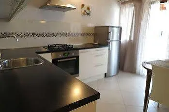 아파트 아파트먼트 반다 *