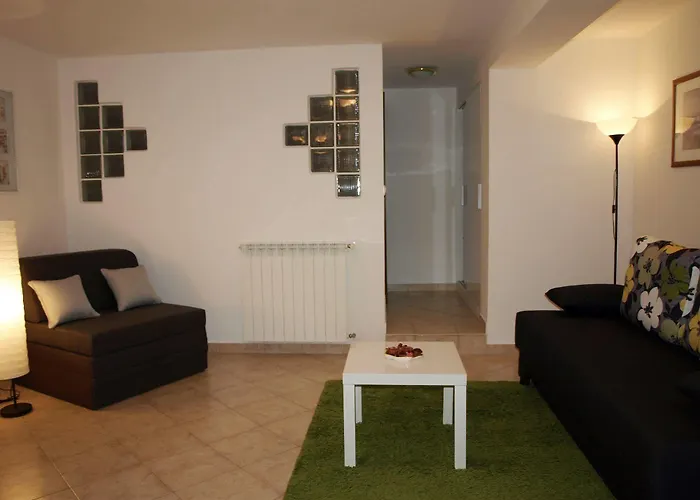 万带兰公寓 罗维尼