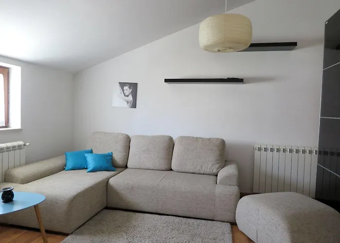 아파트먼트 반다 아파트 로비니