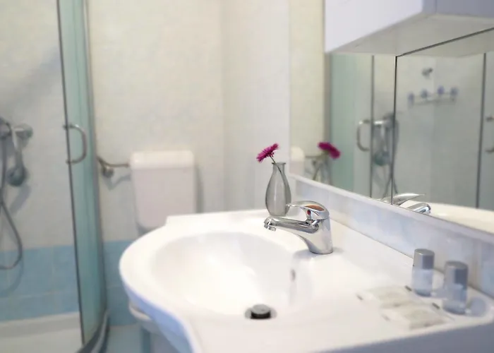 아파트 아파트먼트 반다 *