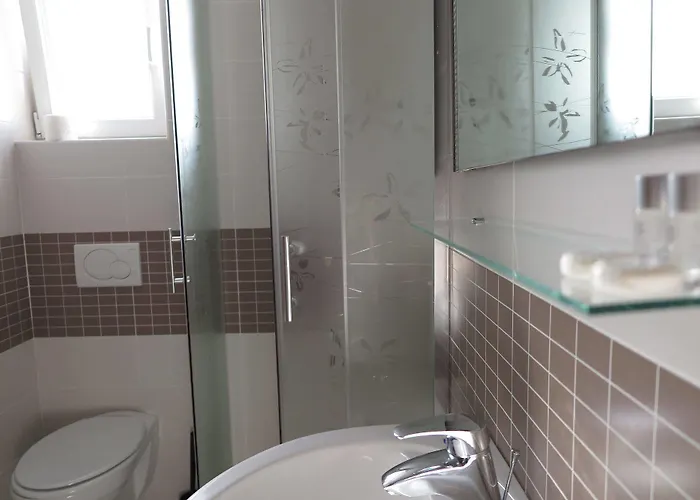 아파트 아파트먼트 반다 *