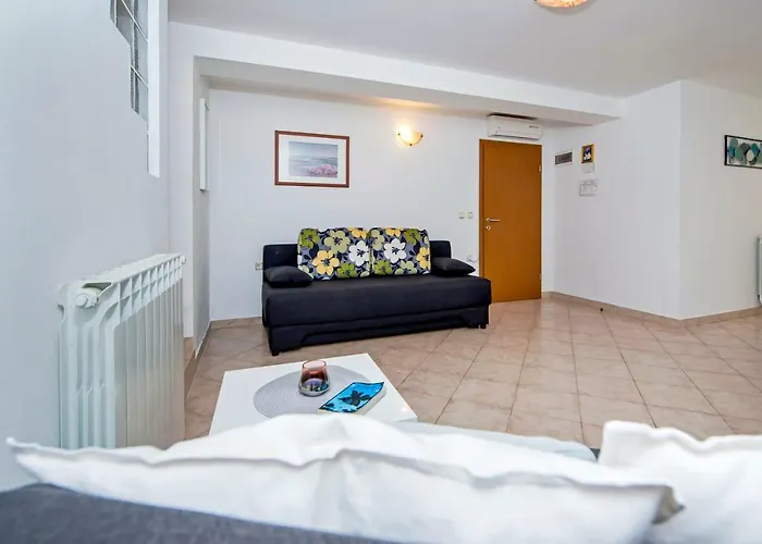 아파트먼트 반다