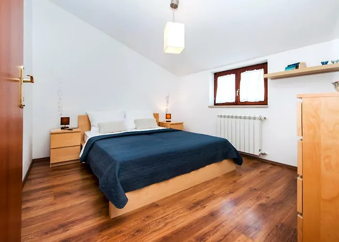 아파트먼트 반다 로비니